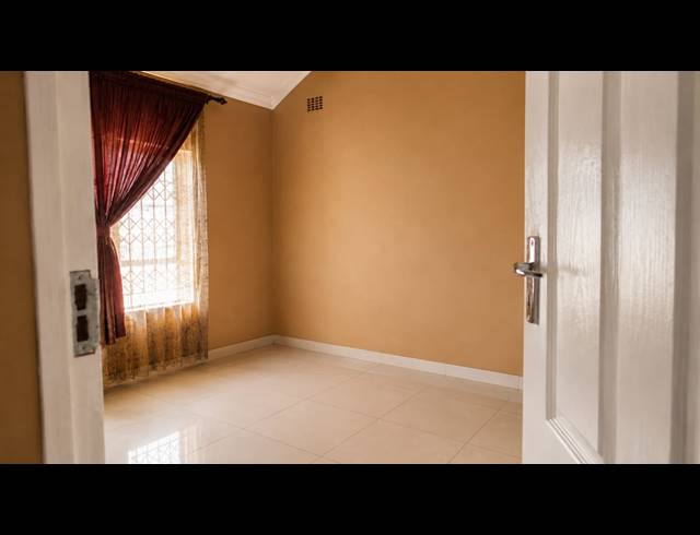 3 BEDROOM FREESTANDING FOR SALE IN TONGAAT CENTRAL